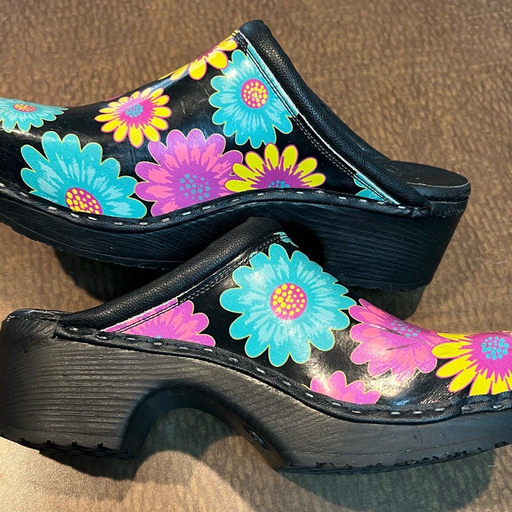 C&C Sweden NURSES Clogs
Perfect healthcare shoe for nurses and doctors